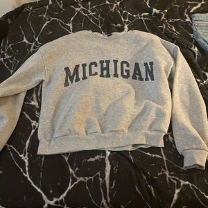 Crewneck sweater